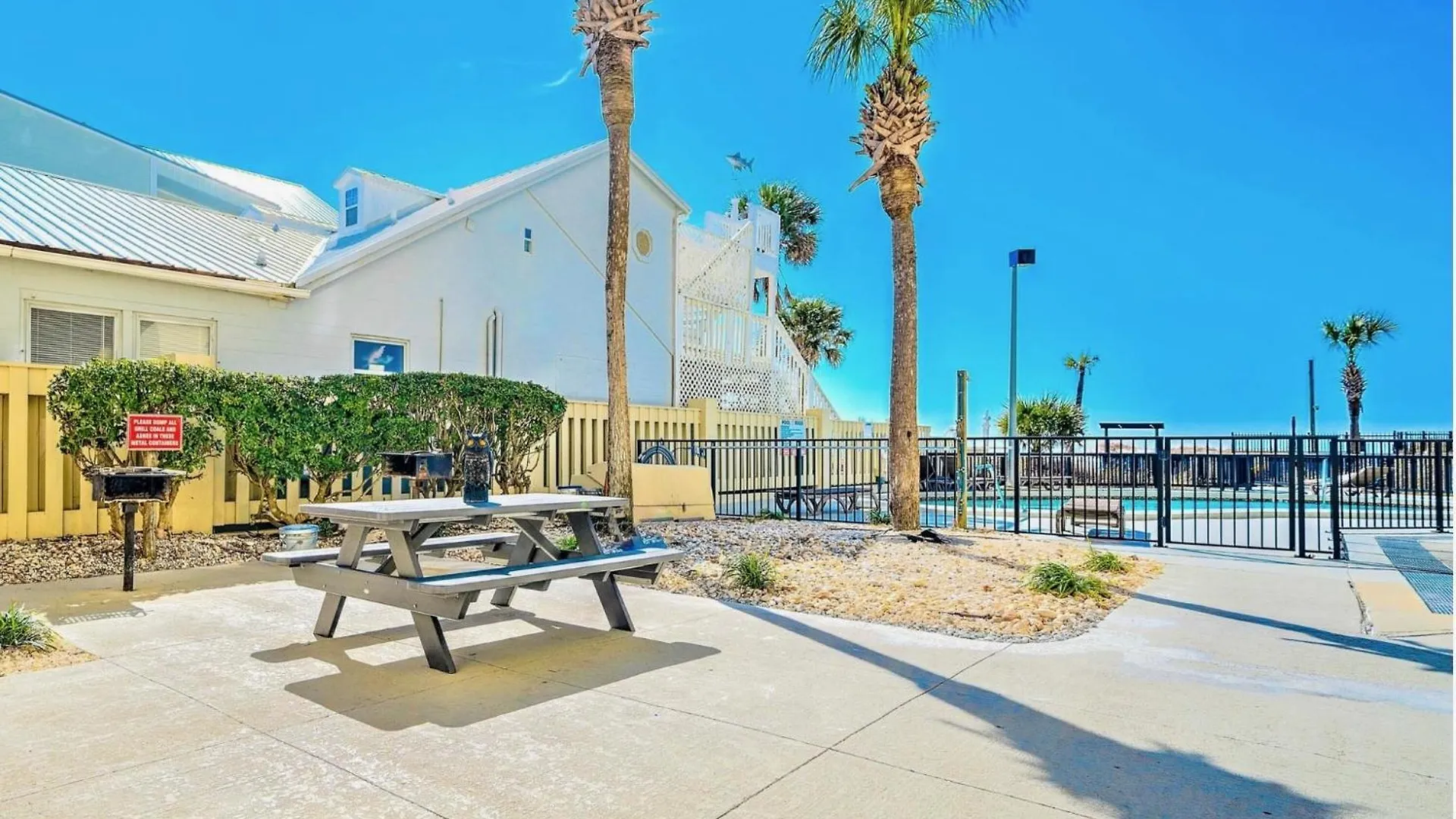 Gulf-Front Getaway! Stylish Condo! Sunbird Resort! Panama City Beach 0*,  Verenigde Staten